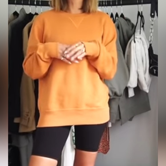 Uniqlo Longsleeve Sweatshirt - Picture 1 of 3